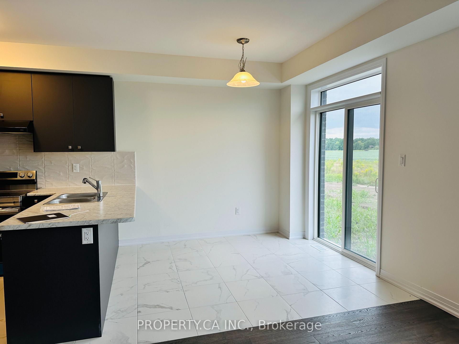 Photo 3 of 21 Niagara Drive, Thorold, Rolling Meadows — HOMEH