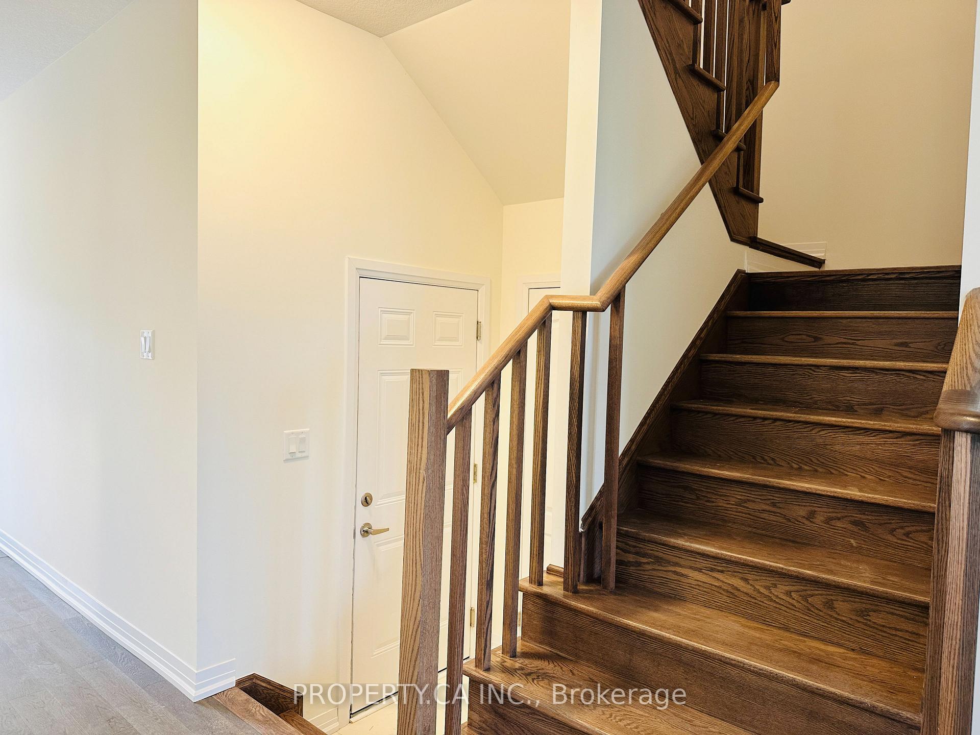 Photo 4 of 21 Niagara Drive, Thorold, Rolling Meadows — HOMEH