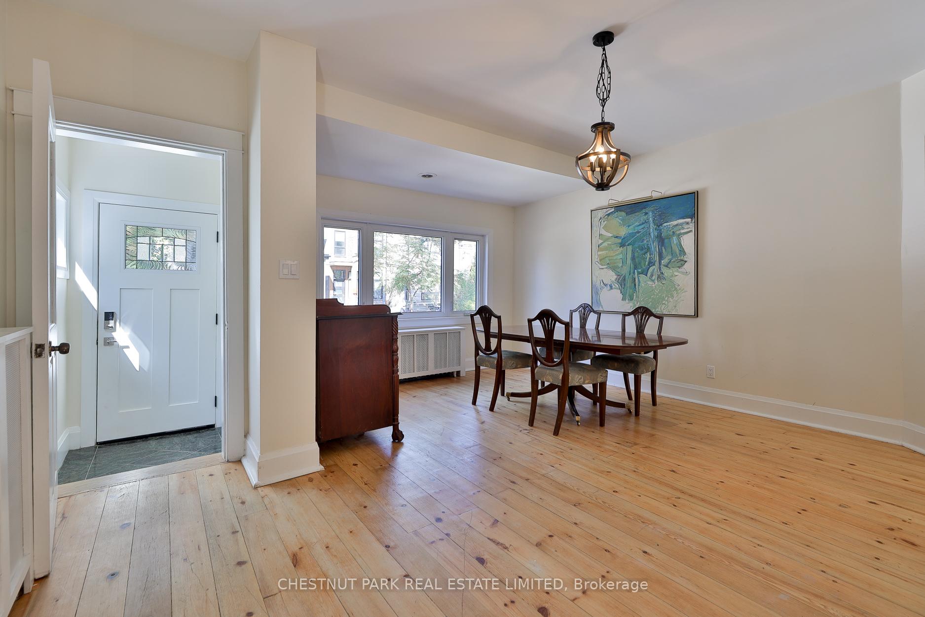 Photo 2 of 5 Minto Street, Toronto, Greenwood-Coxwell — HOMEH