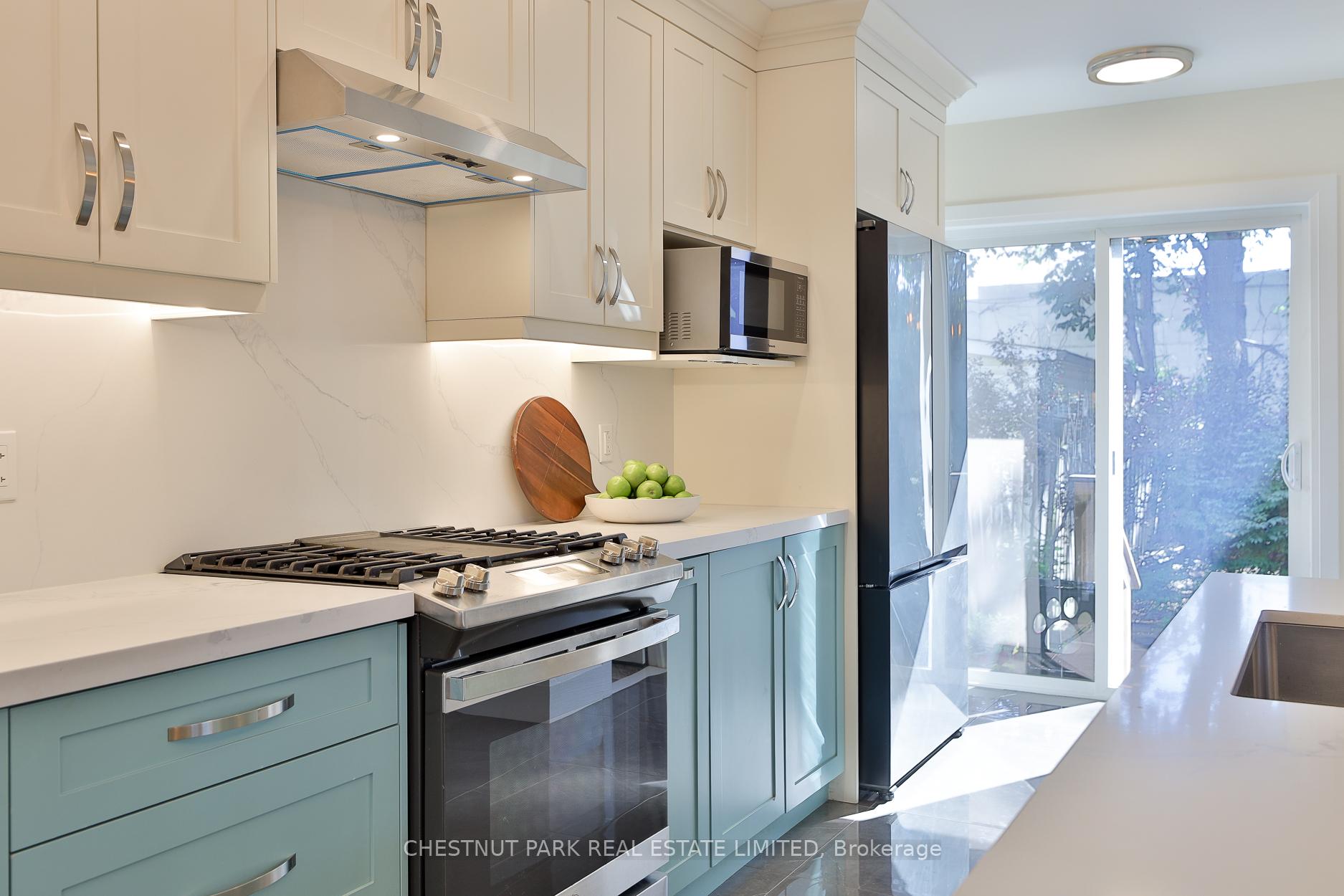 Photo 12 of 5 Minto Street, Toronto, Greenwood-Coxwell — HOMEH