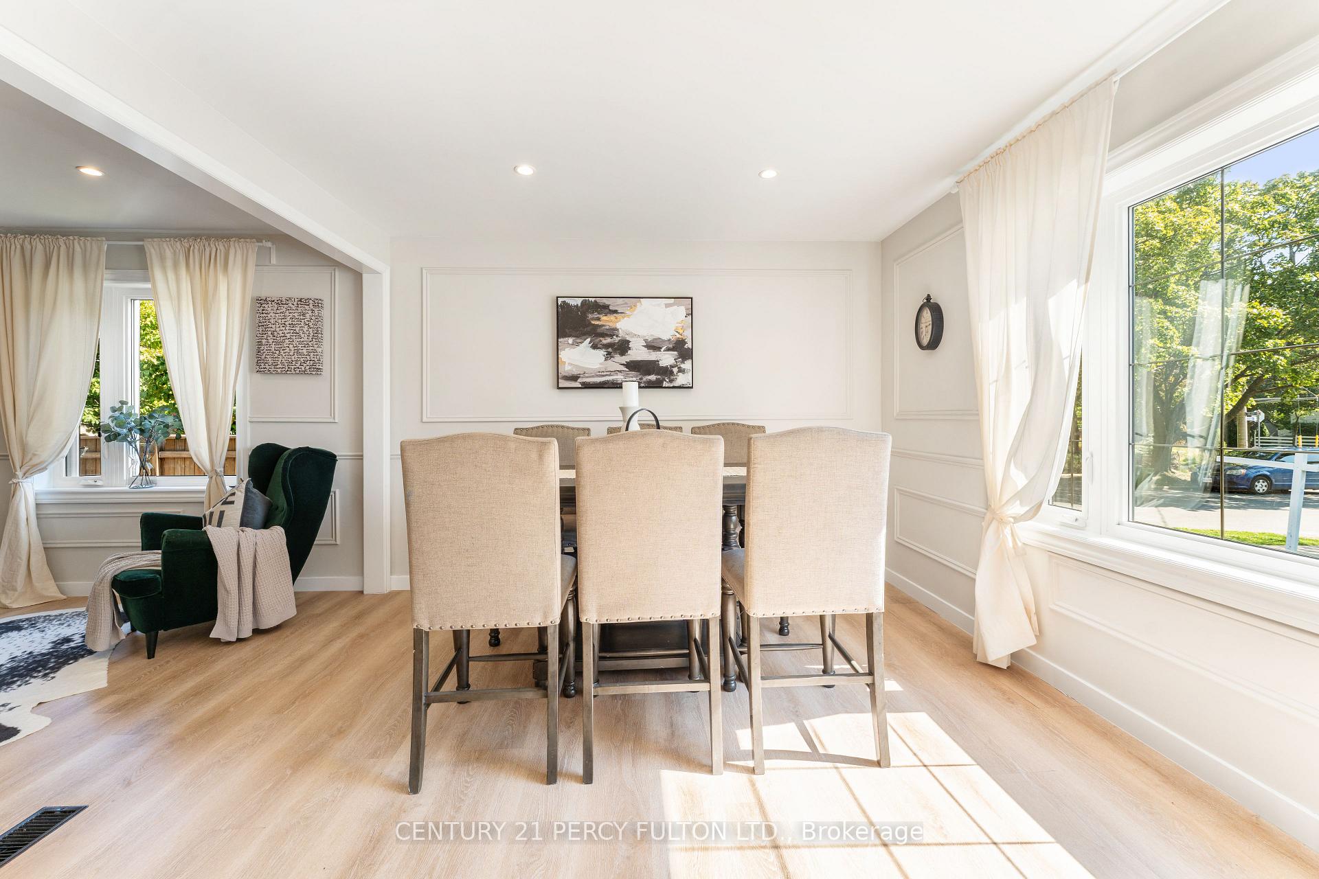 Photo 3 of 34 Topham Road, Toronto, O'Connor-Parkview — HOMEH