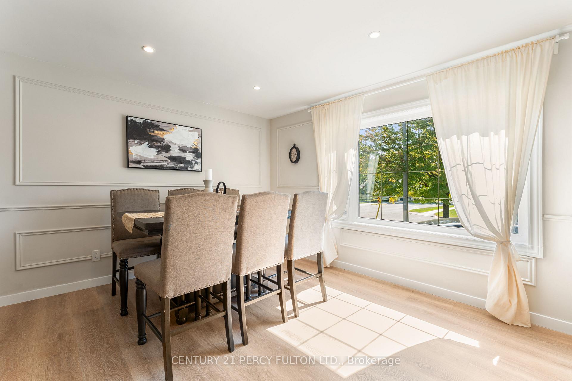 Photo 4 of 34 Topham Road, Toronto, O'Connor-Parkview — HOMEH