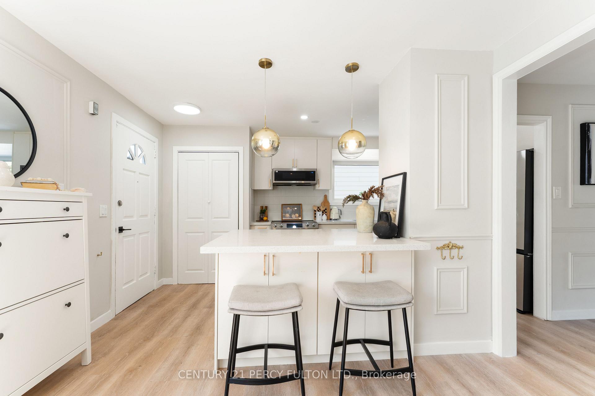 Photo 5 of 34 Topham Road, Toronto, O'Connor-Parkview — HOMEH
