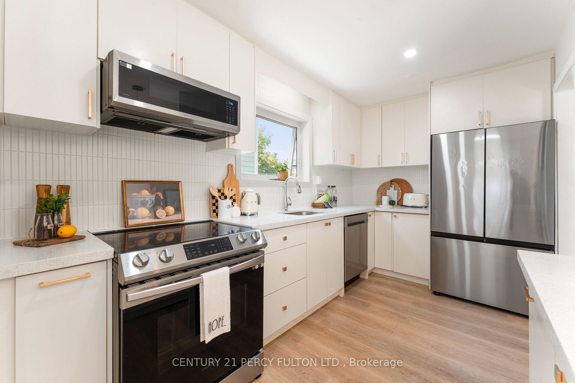 Photo 7 of 34 Topham Road, Toronto, O'Connor-Parkview — HOMEH