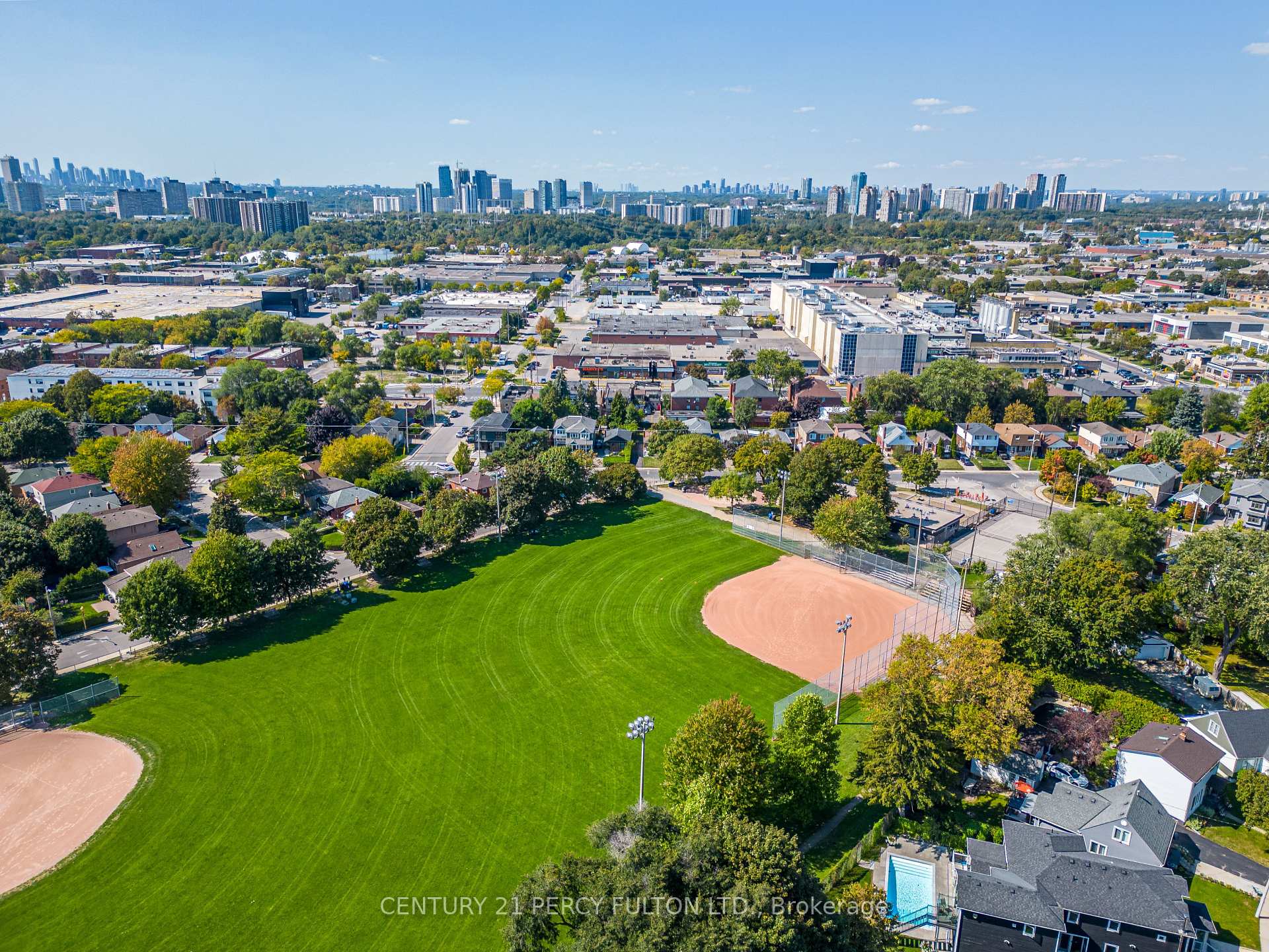 Photo 48 of 34 Topham Road, Toronto, O'Connor-Parkview — HOMEH