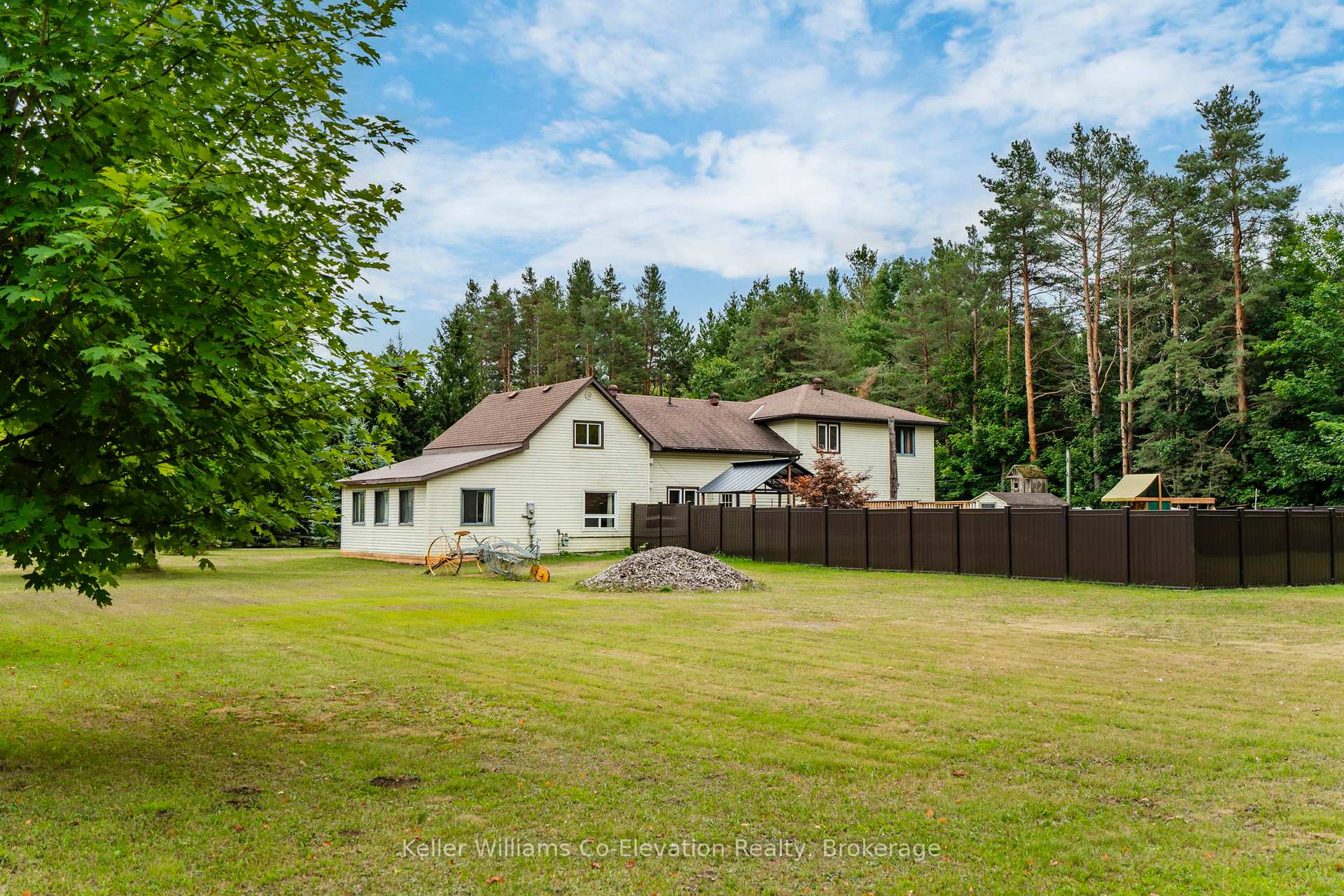 Photo 24 of 924 6 County Road S, Tiny, Wyevale — HOMEH