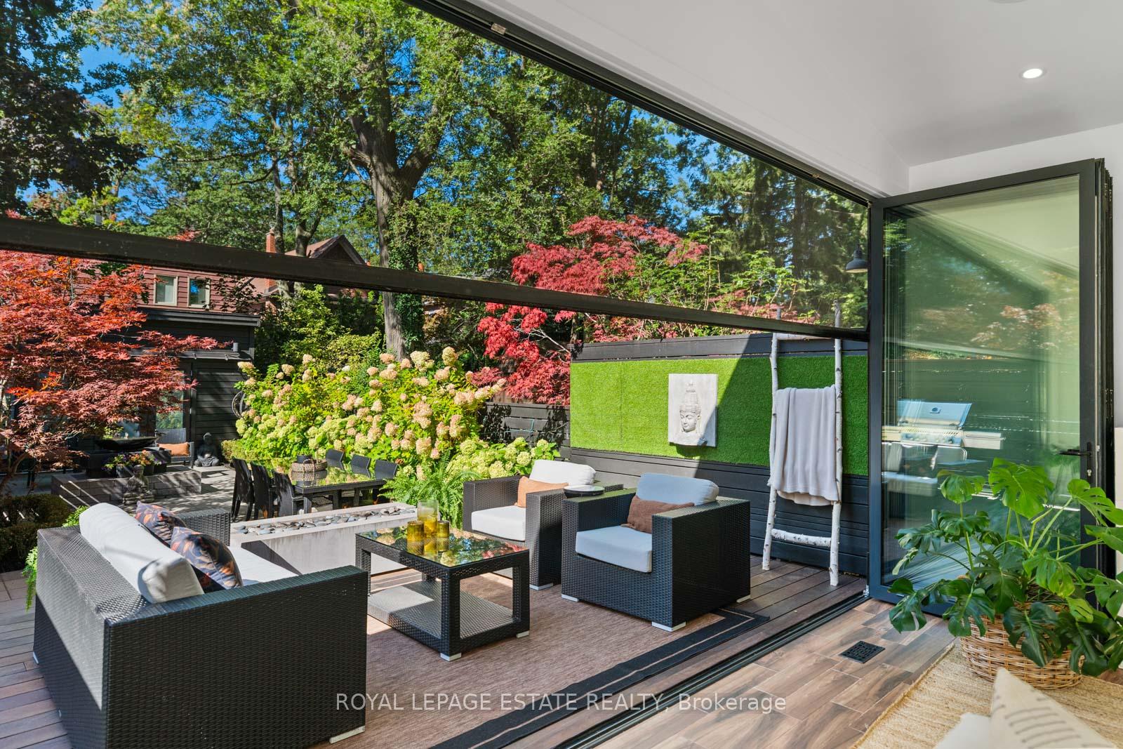 Photo 11 of 242 Willow Avenue, Toronto, The Beaches — HOMEH