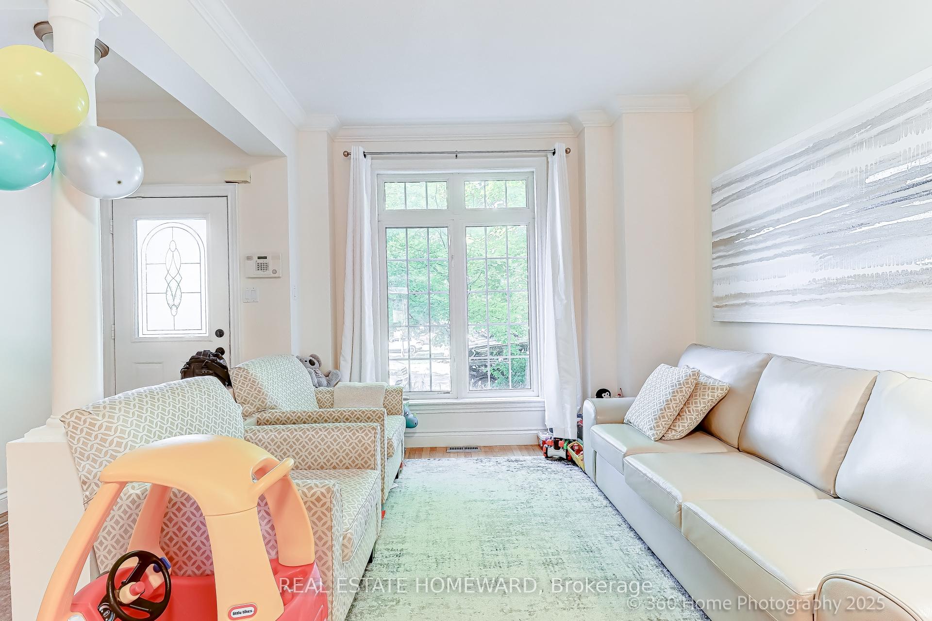 Photo 3 of 49 Ted Reeve Drive, Toronto, East End-Danforth — HOMEH
