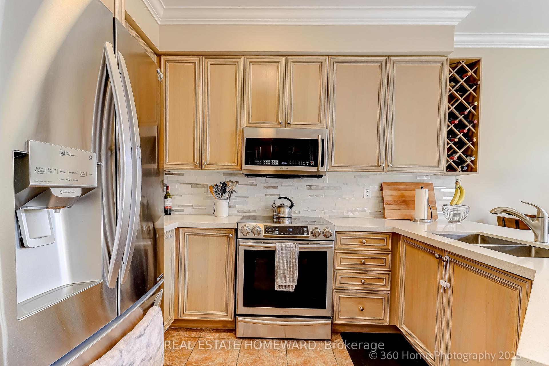 Photo 7 of 49 Ted Reeve Drive, Toronto, East End-Danforth — HOMEH