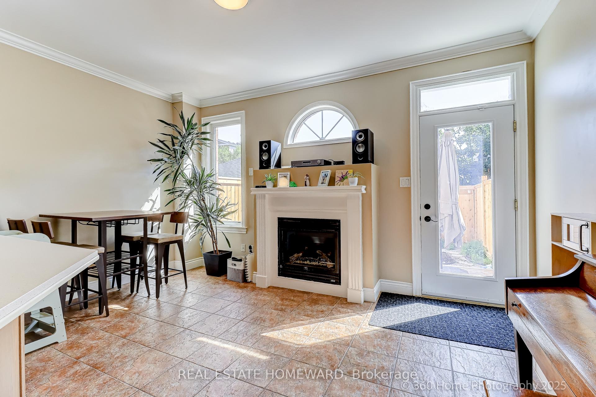 Photo 9 of 49 Ted Reeve Drive, Toronto, East End-Danforth — HOMEH