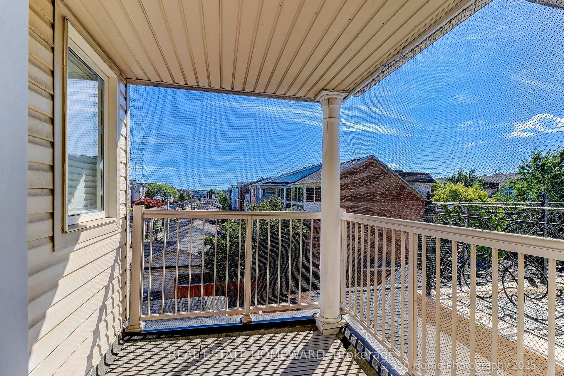 Photo 19 of 49 Ted Reeve Drive, Toronto, East End-Danforth — HOMEH