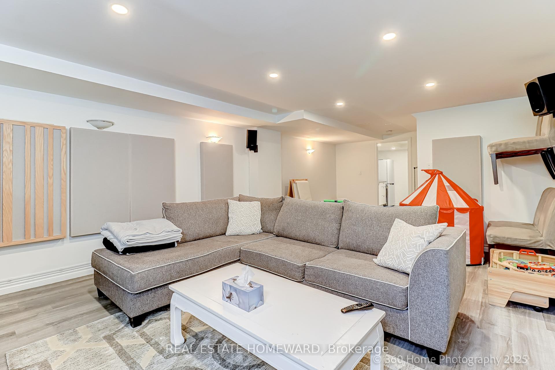 Photo 20 of 49 Ted Reeve Drive, Toronto, East End-Danforth — HOMEH