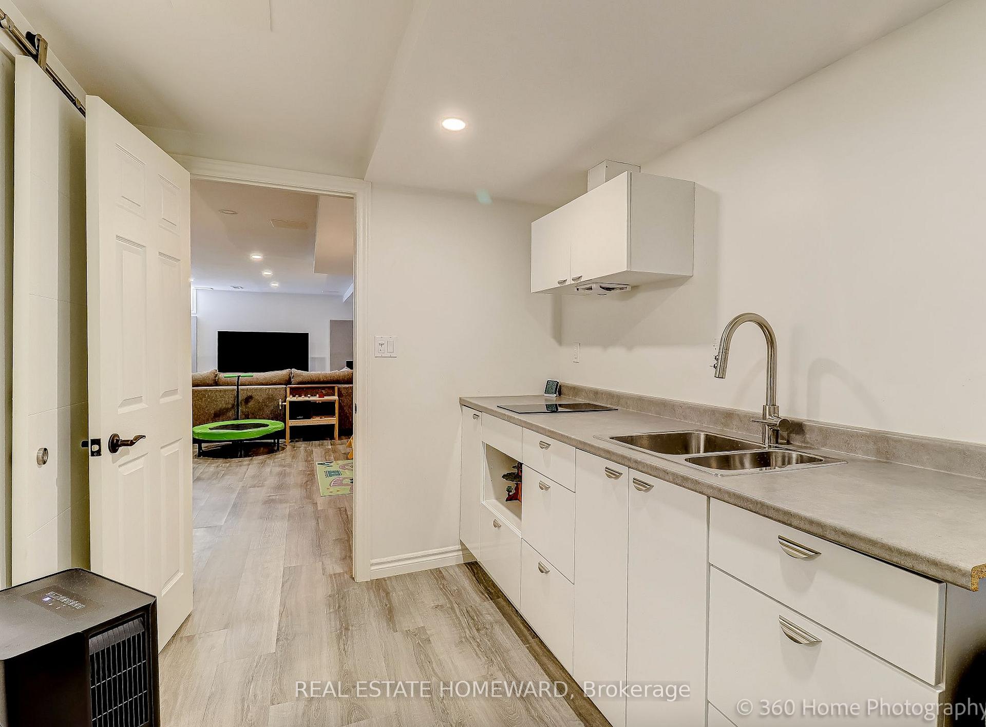 Photo 22 of 49 Ted Reeve Drive, Toronto, East End-Danforth — HOMEH