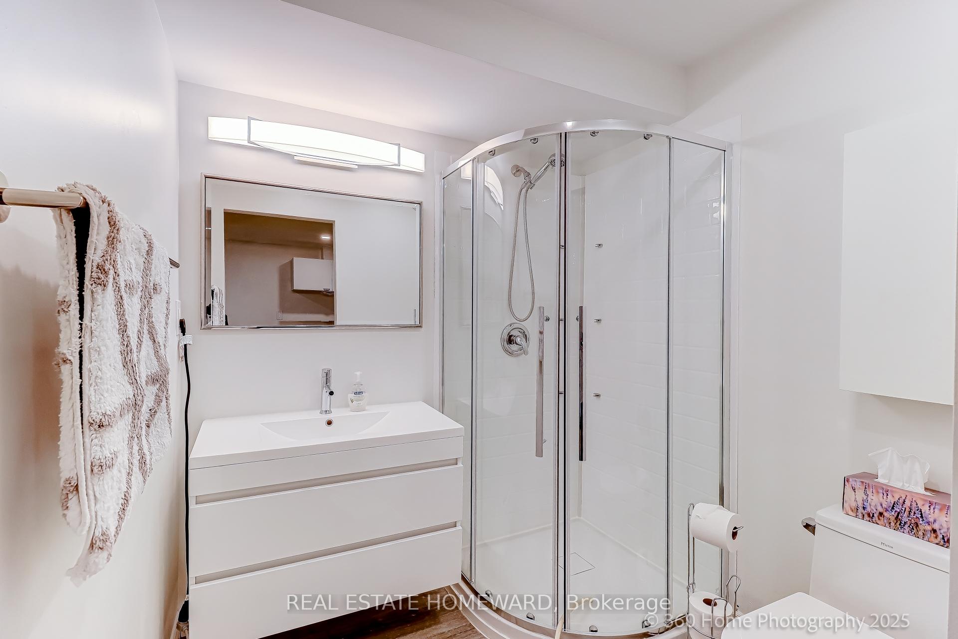 Photo 23 of 49 Ted Reeve Drive, Toronto, East End-Danforth — HOMEH