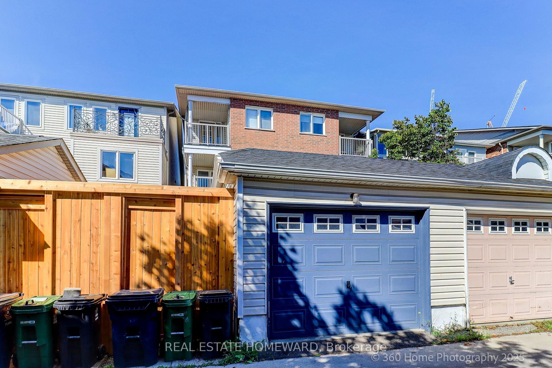 Photo 26 of 49 Ted Reeve Drive, Toronto, East End-Danforth — HOMEH