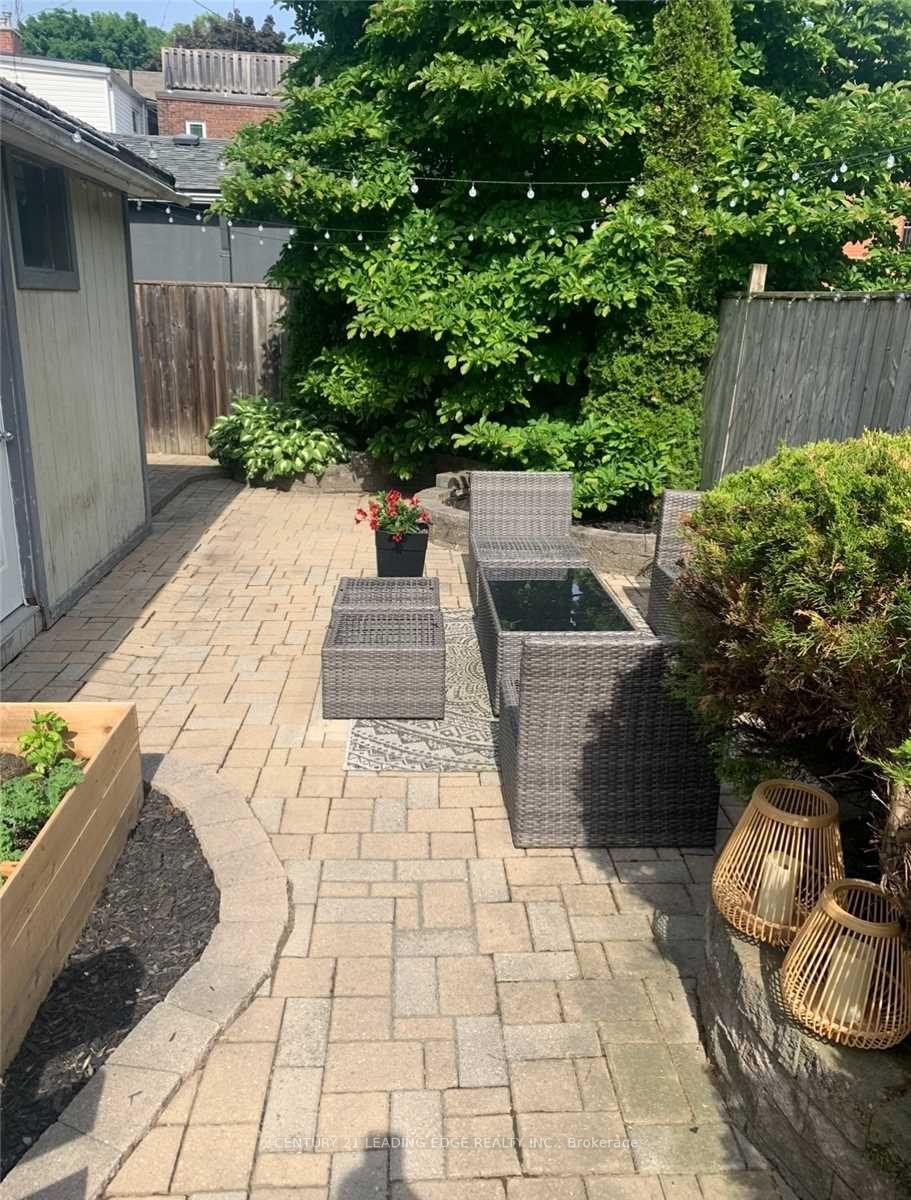 Photo 3 of 213 Woodfield Road, Toronto, Greenwood-Coxwell — HOMEH