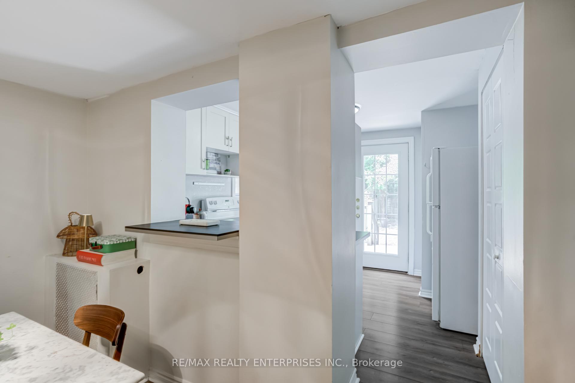 Photo 11 of 42 Roslin Avenue, Toronto, Lawrence Park North — HOMEH