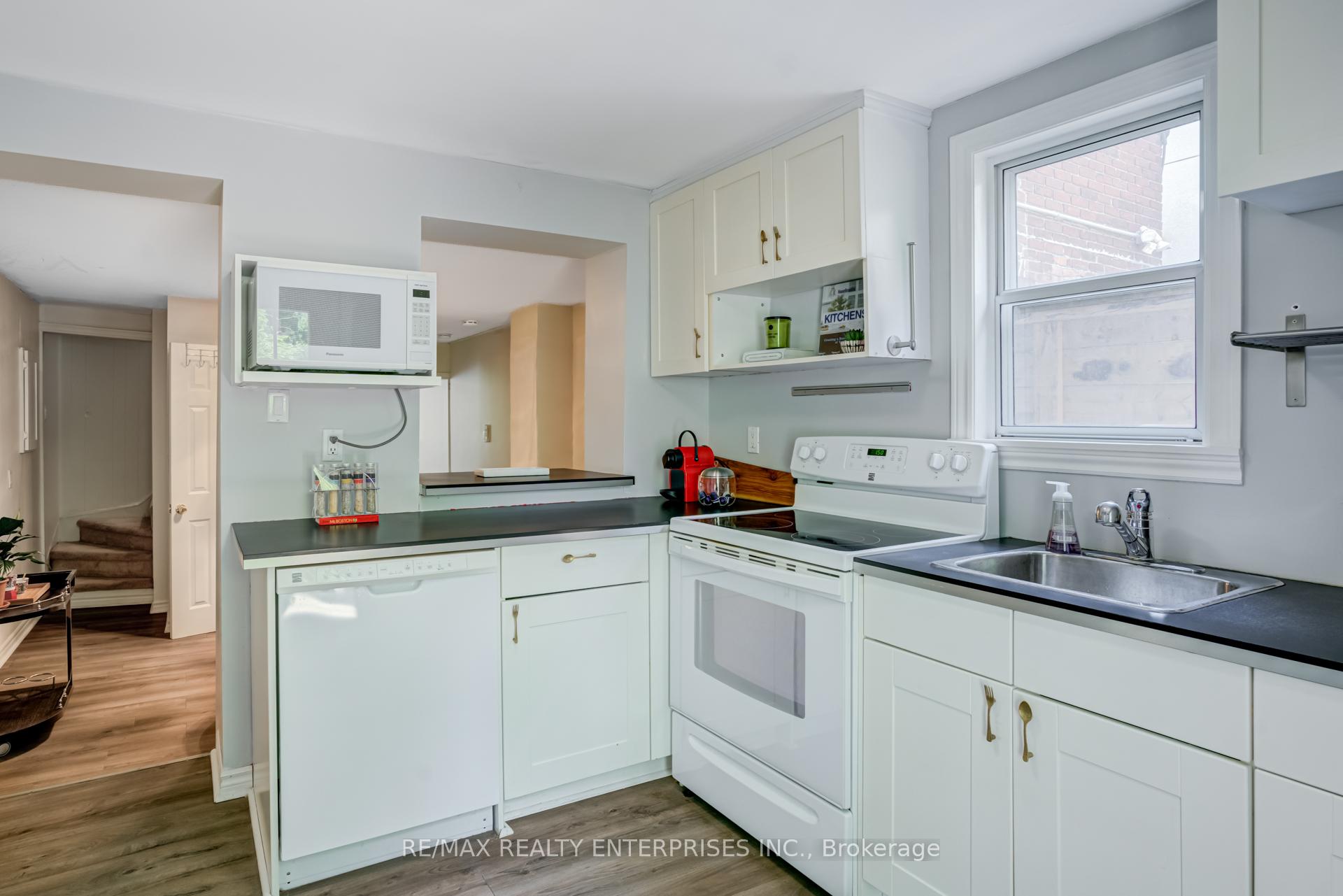 Photo 13 of 42 Roslin Avenue, Toronto, Lawrence Park North — HOMEH