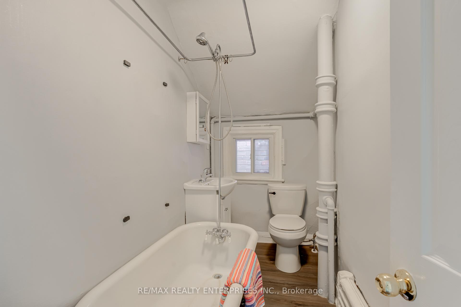 Photo 23 of 42 Roslin Avenue, Toronto, Lawrence Park North — HOMEH