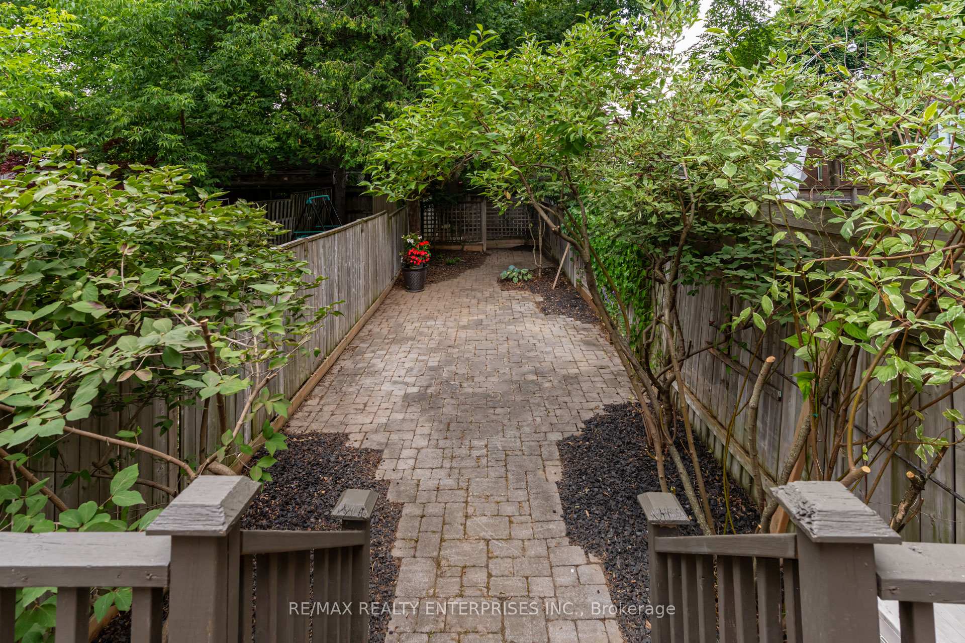 Photo 27 of 42 Roslin Avenue, Toronto, Lawrence Park North — HOMEH