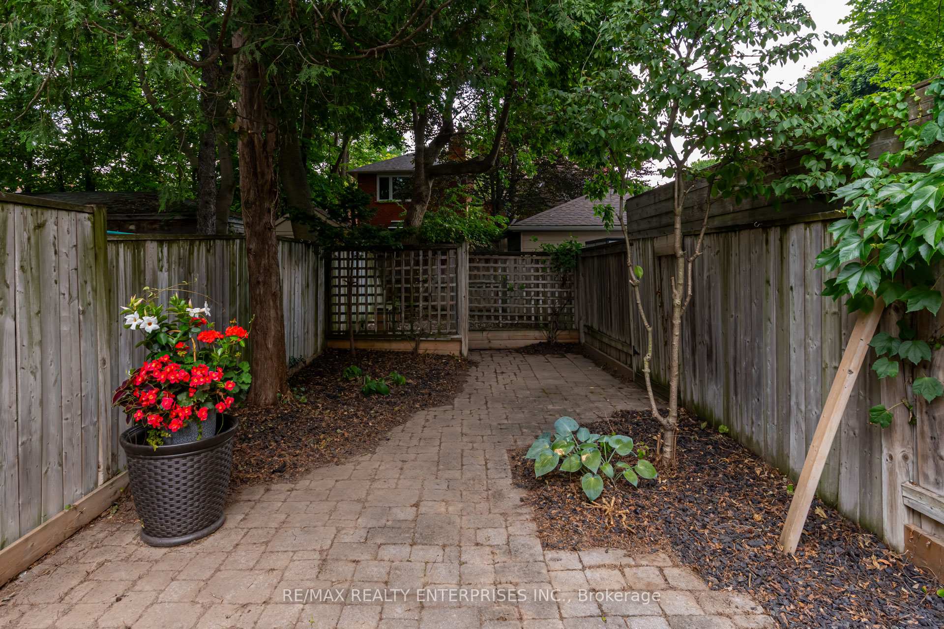 Photo 29 of 42 Roslin Avenue, Toronto, Lawrence Park North — HOMEH