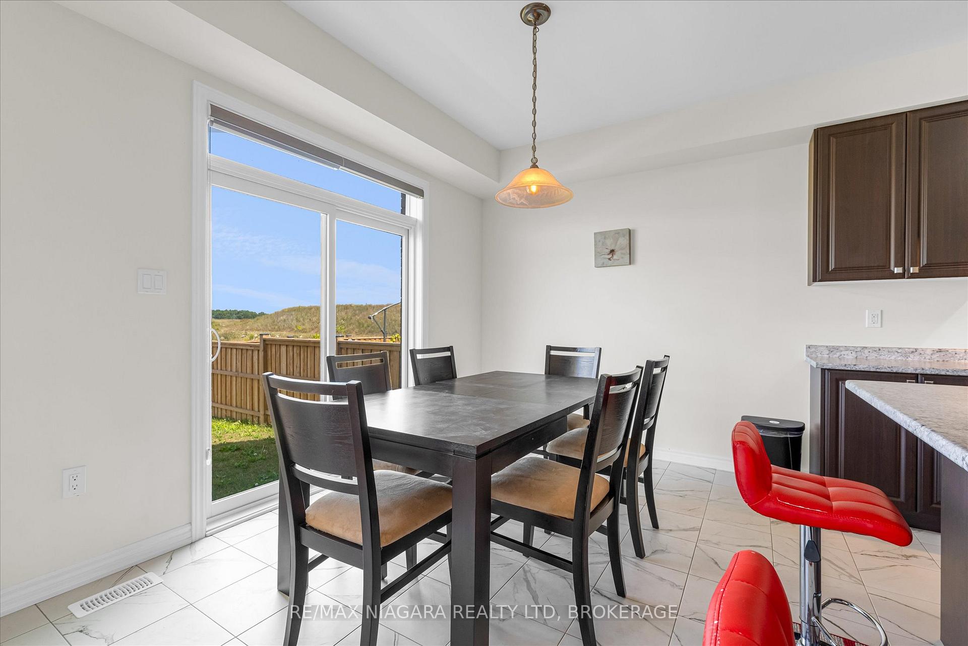 Photo 9 of 22 Peach Street, Thorold, Rolling Meadows — HOMEH