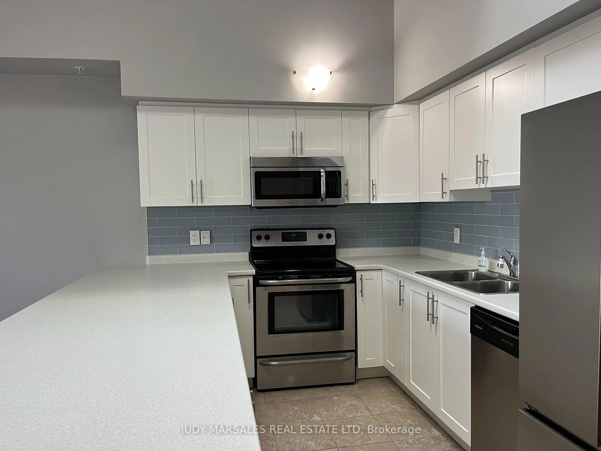 Photo 11 of Unit 312, 170 Rockhaven Lane, Hamilton, Waterdown — HOMEH