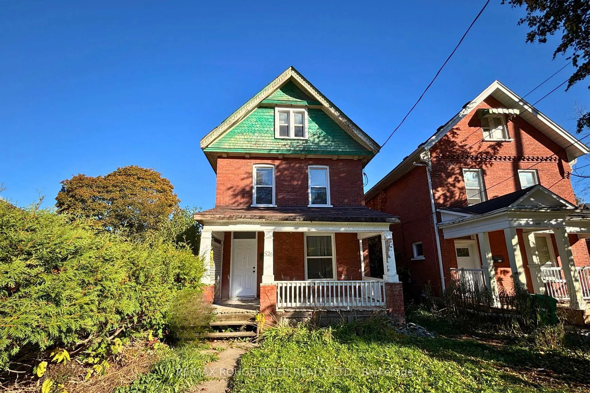 Front of 576 Bethune Street