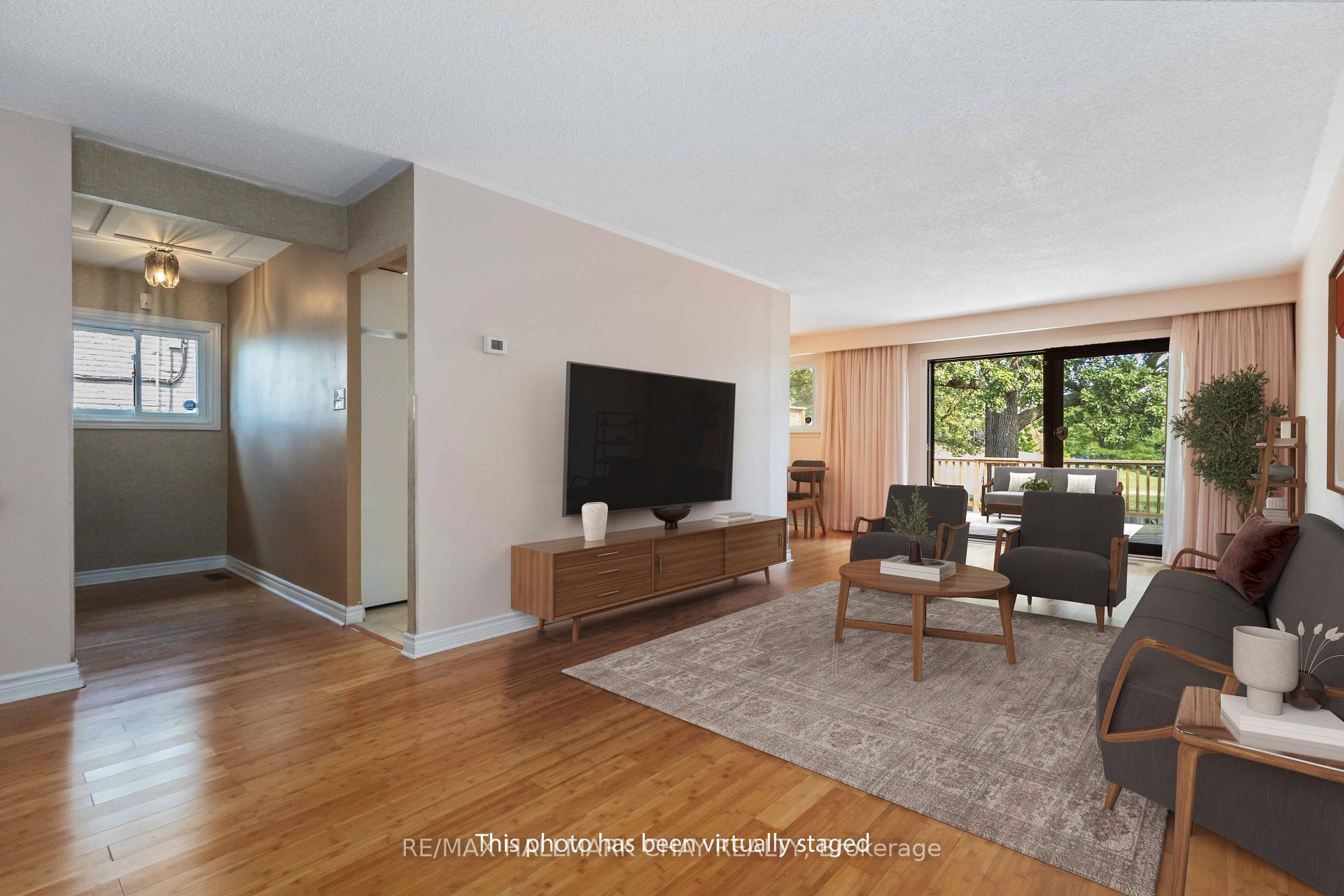 Photo 4 of 67 Heatherside Drive, Scarborough, L'Amoreaux — HOMEH