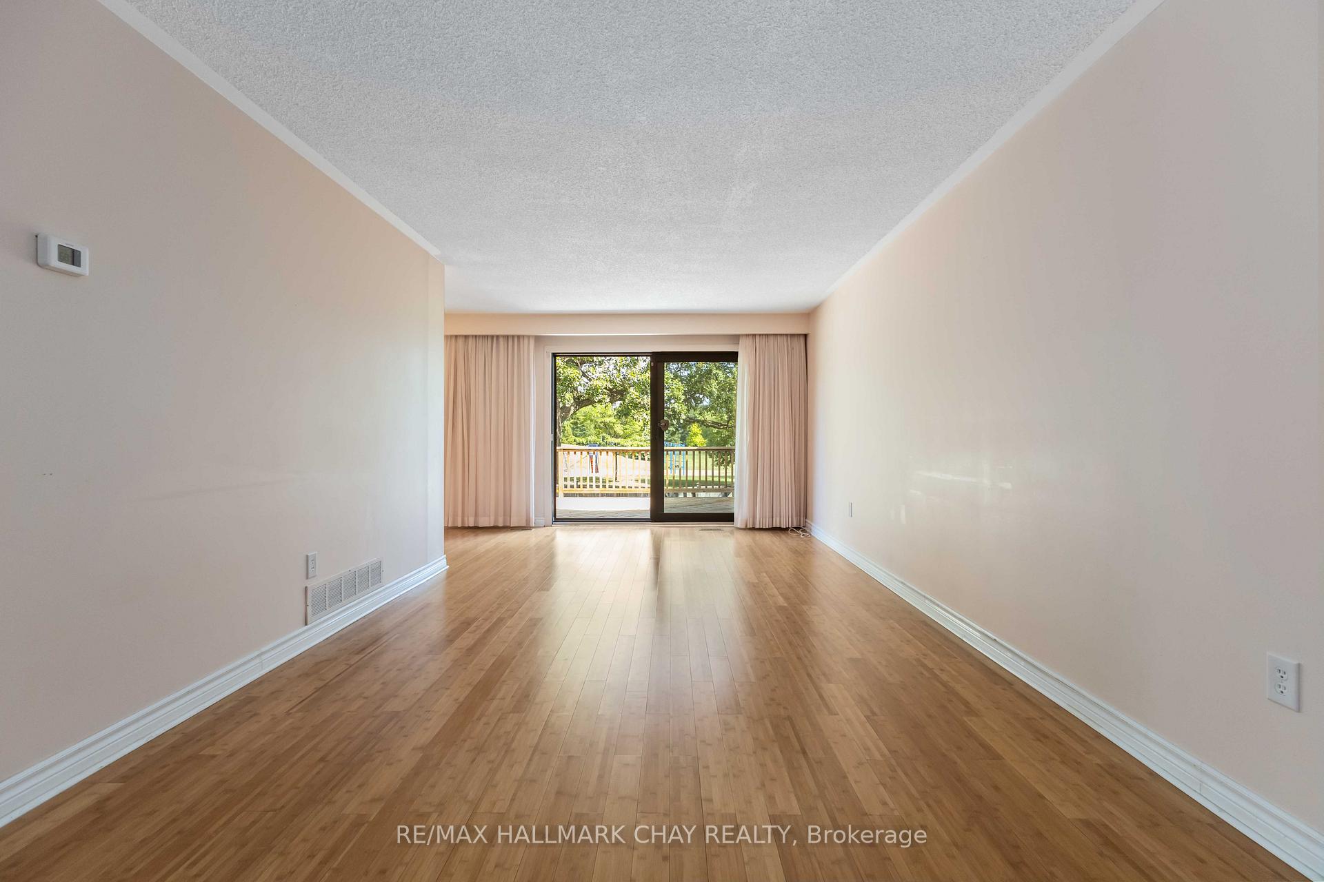 Photo 7 of 67 Heatherside Drive, Scarborough, L'Amoreaux — HOMEH