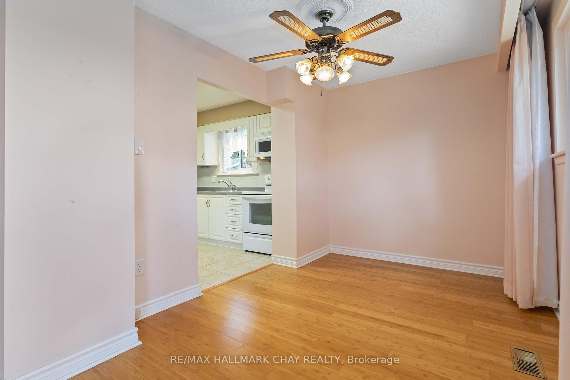 Photo 9 of 67 Heatherside Drive, Scarborough, L'Amoreaux — HOMEH