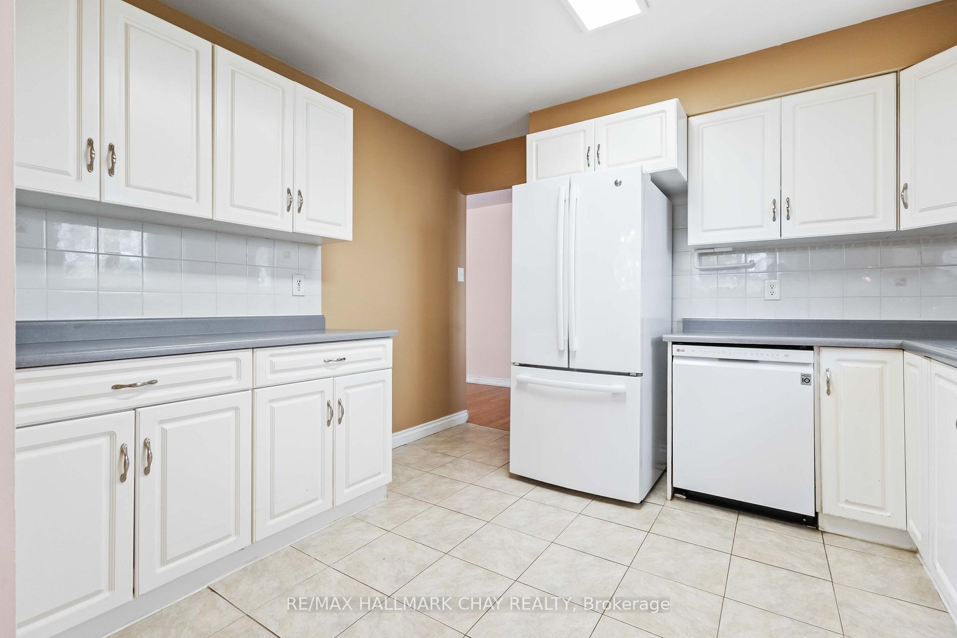 Photo 11 of 67 Heatherside Drive, Scarborough, L'Amoreaux — HOMEH