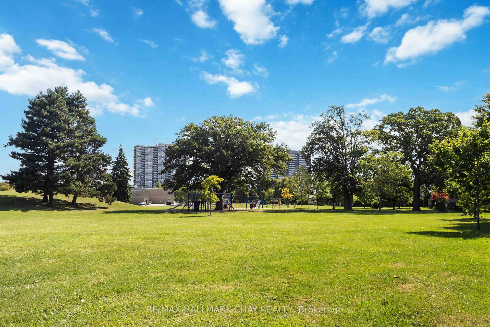 Photo 32 of 67 Heatherside Drive, Scarborough, L'Amoreaux — HOMEH