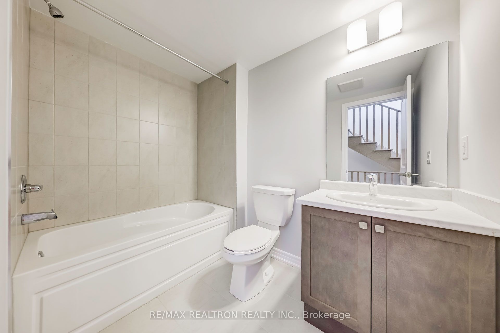 Photo 63 of 31 Schmidt Lane, Markham, Angus Glen — HOMEH