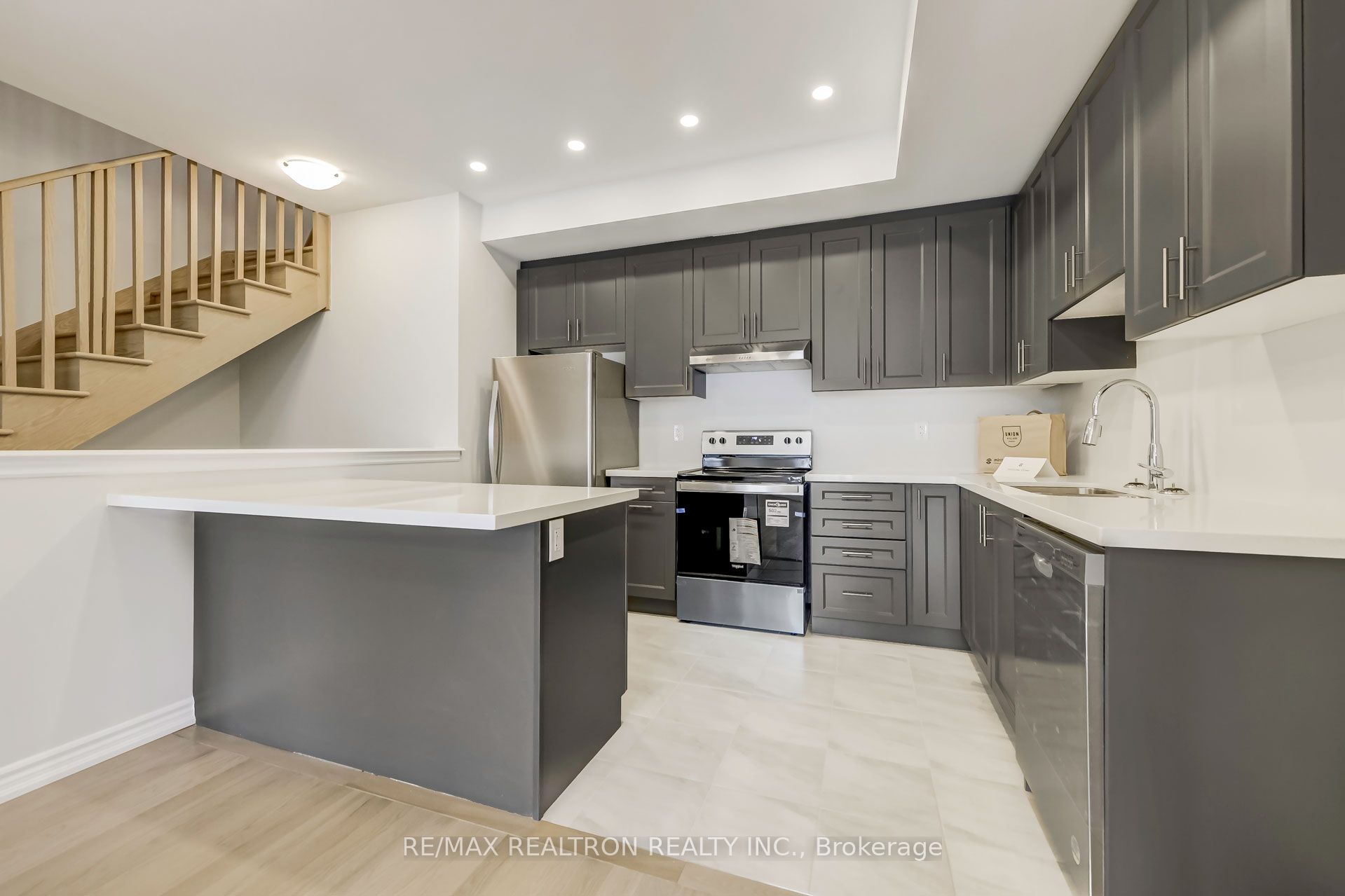 Photo 51 of 31 Schmidt Lane, Markham, Angus Glen — HOMEH