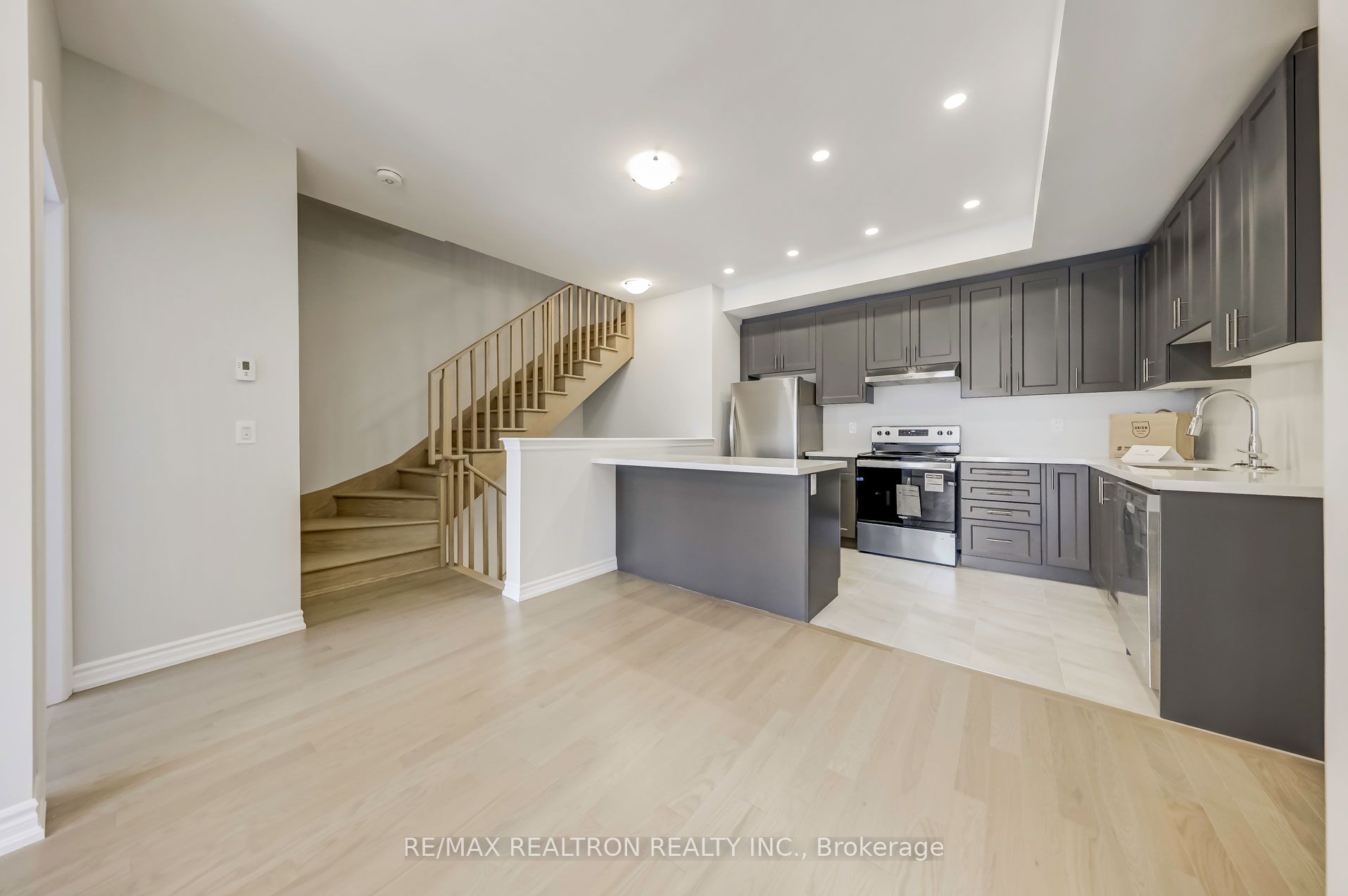 Photo 49 of 31 Schmidt Lane, Markham, Angus Glen — HOMEH