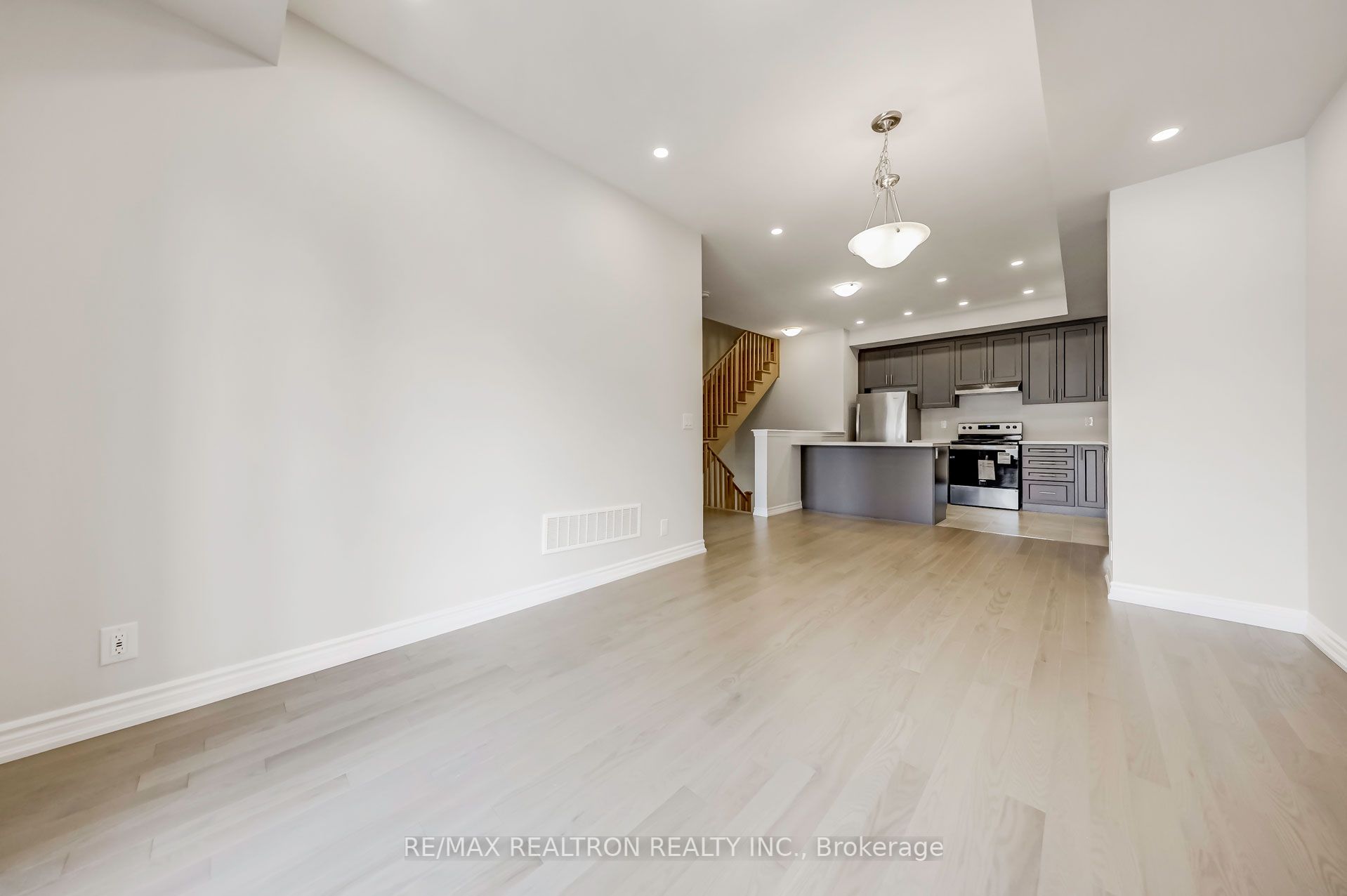 Photo 57 of 31 Schmidt Lane, Markham, Angus Glen — HOMEH