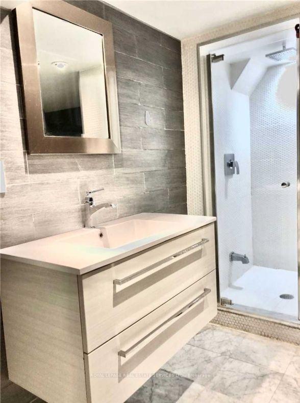 Photo 3 of 456 Glengarry Avenue, Toronto, Bedford Park-Nortown — HOMEH
