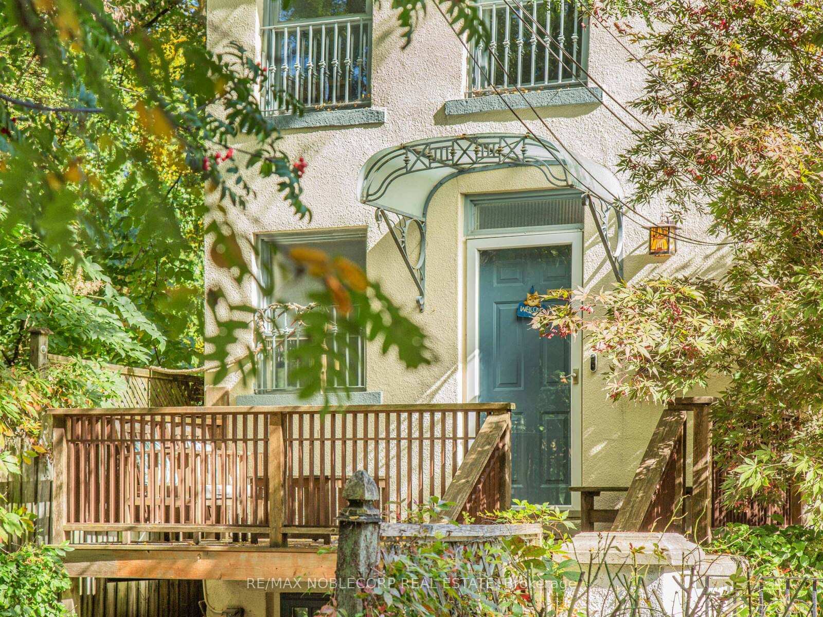 Photo 2 of 11 Hill crest Avenue, Toronto, Cabbagetown-South St. James Town — HOMEH