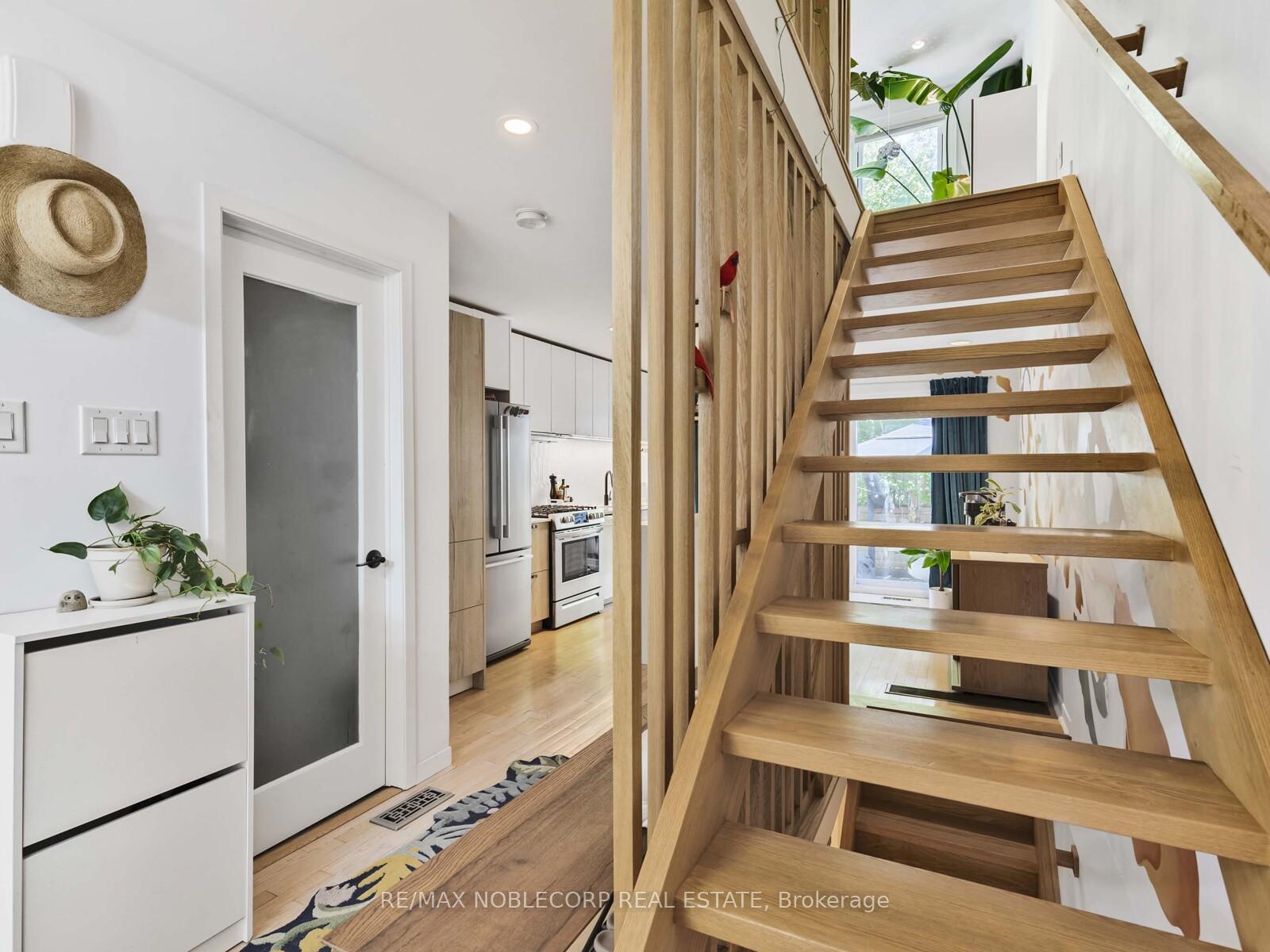 Photo 7 of 11 Hill crest Avenue, Toronto, Cabbagetown-South St. James Town — HOMEH