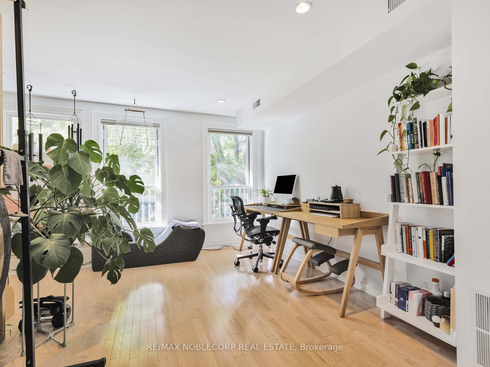 Photo 9 of 11 Hill crest Avenue, Toronto, Cabbagetown-South St. James Town — HOMEH
