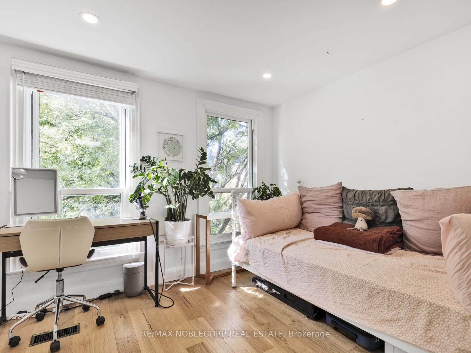 Photo 12 of 11 Hill crest Avenue, Toronto, Cabbagetown-South St. James Town — HOMEH