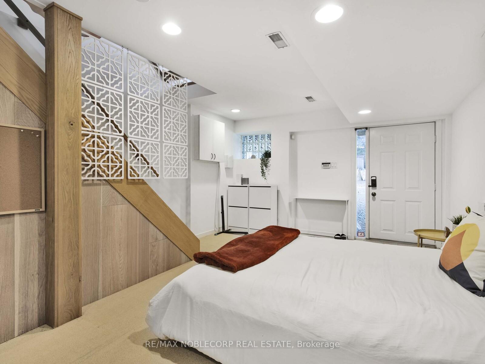 Photo 18 of 11 Hill crest Avenue, Toronto, Cabbagetown-South St. James Town — HOMEH