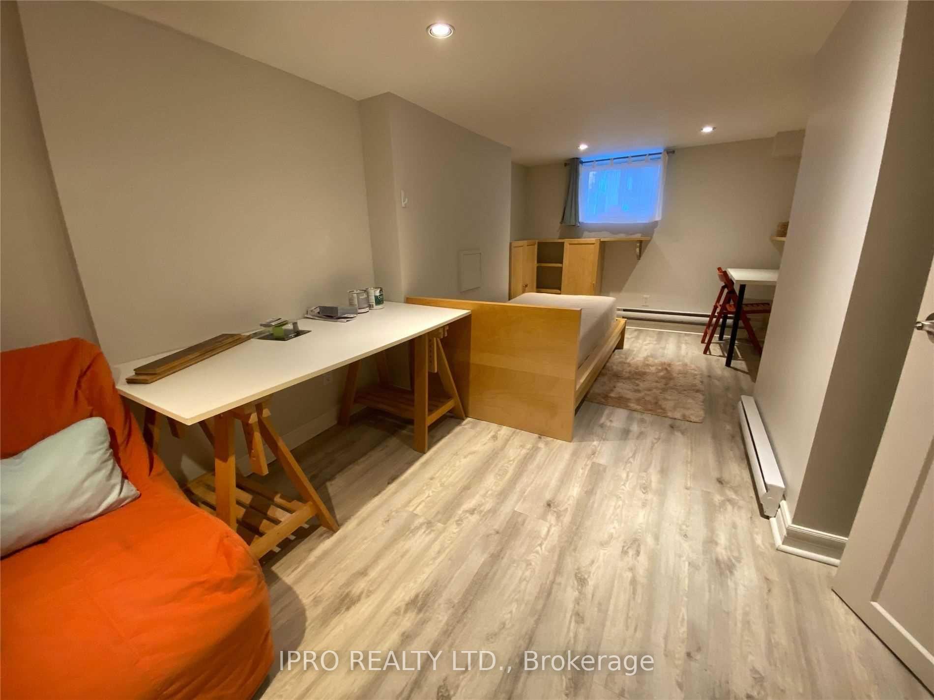 Photo 3 of Unit Bsmt, 17 Glebe Road E, Toronto, Mount Pleasant West — HOMEH