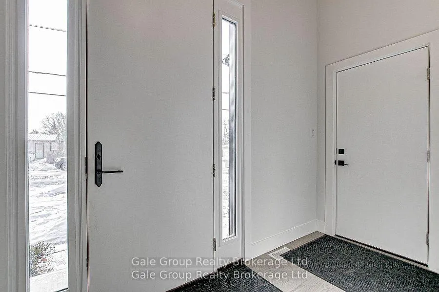 Photo 3 of 95 Henry Street, Strathroy-Caradoc, SE — HOMEH