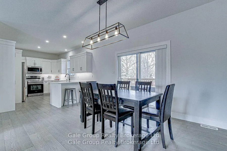 Photo 8 of 95 Henry Street, Strathroy-Caradoc, SE — HOMEH
