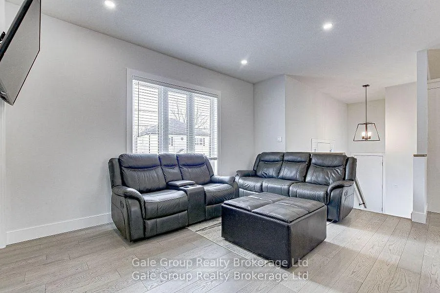 Photo 11 of 95 Henry Street, Strathroy-Caradoc, SE — HOMEH