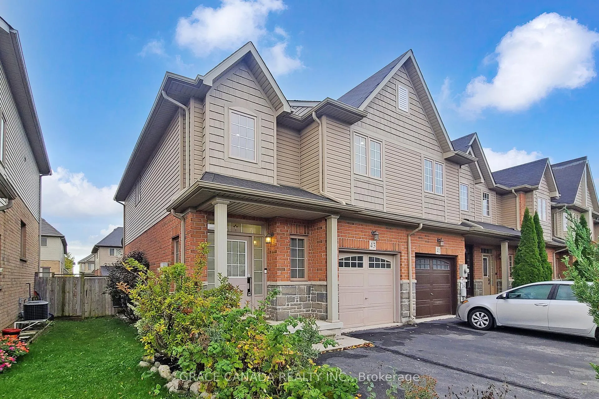 Photo 1 of 43 Bankfield Crescent, Hamilton, Stoney Creek Mountain — HOMEH