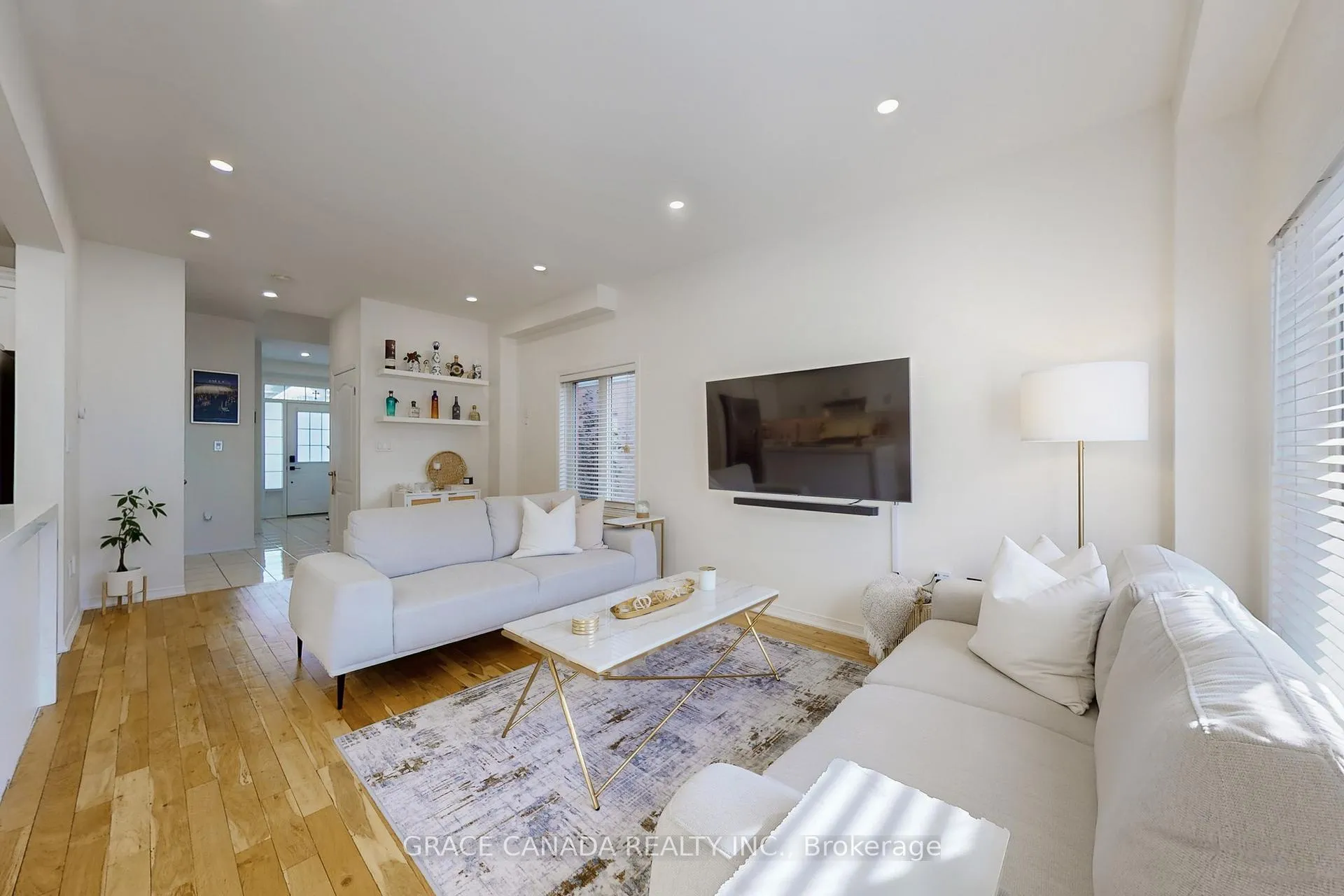 Photo 6 of 43 Bankfield Crescent, Hamilton, Stoney Creek Mountain — HOMEH