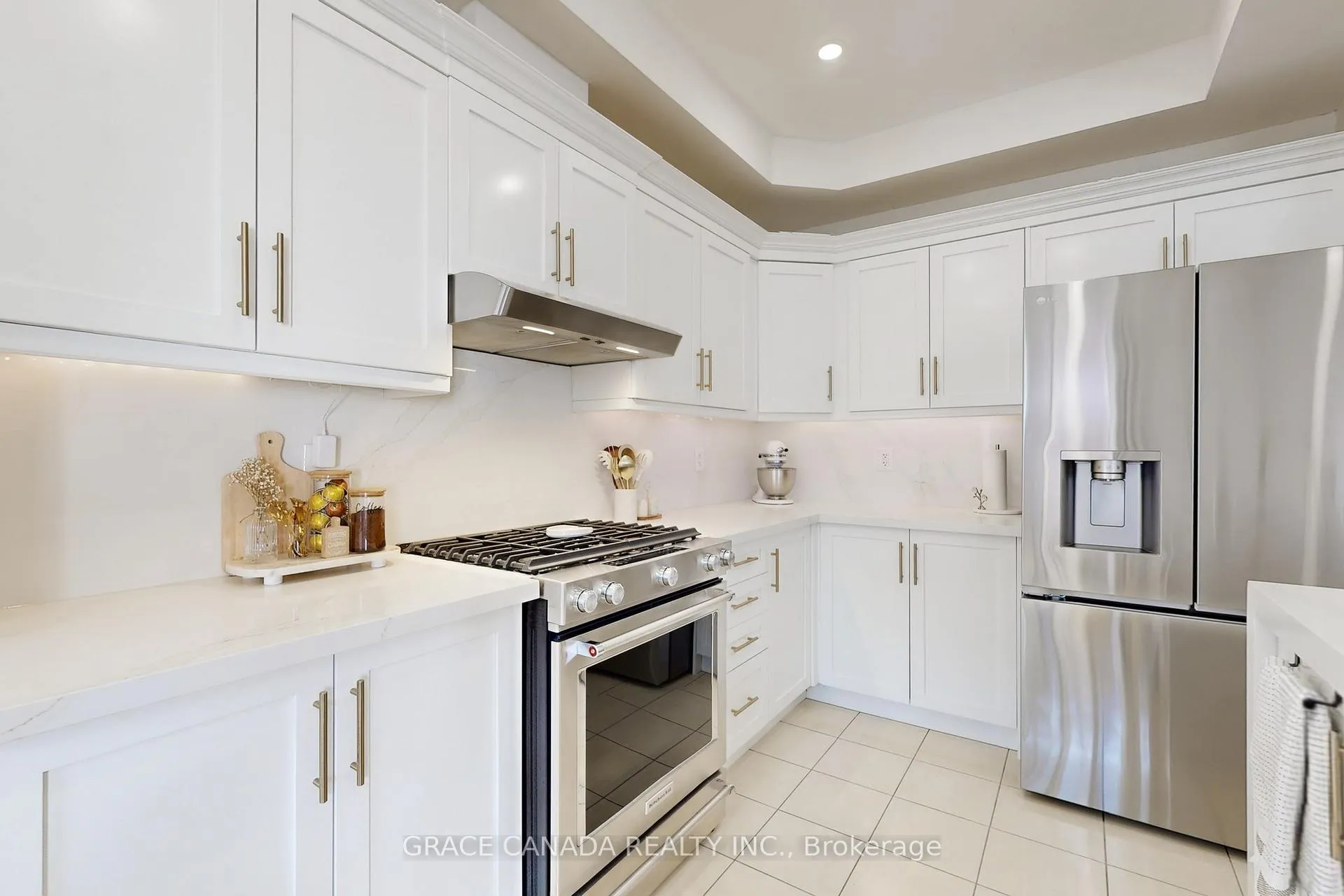 Photo 10 of 43 Bankfield Crescent, Hamilton, Stoney Creek Mountain — HOMEH